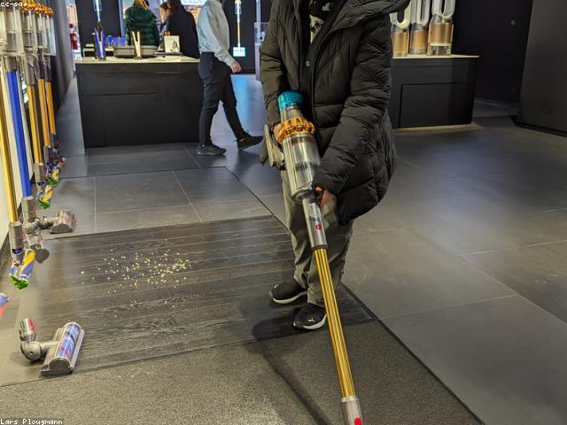 Philips 1800W PowerPro Vacuum Cleaner